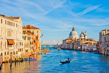 Rundreise durch Italien mit einem Pflichtstop am Canal Grande in Venedig
